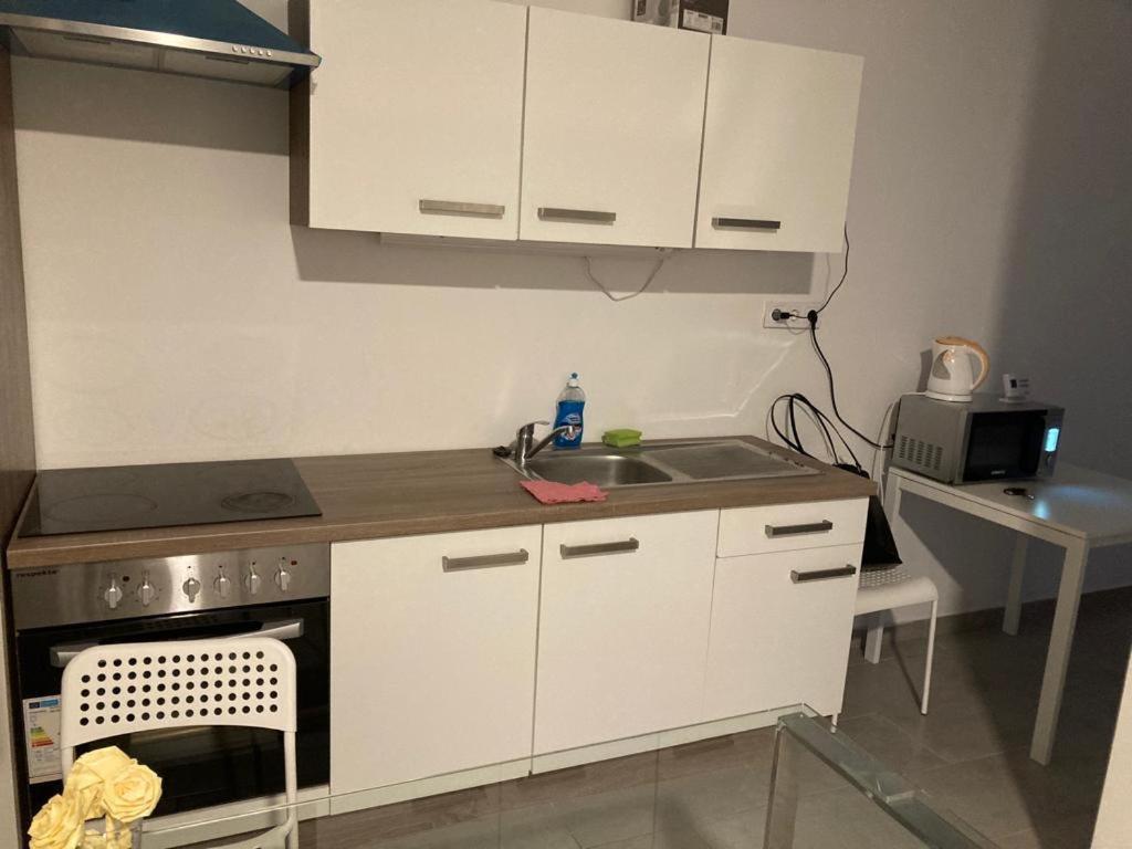 Downtown Modern 3 Bedrroom+ Living Room Apartment Wesselenyi 1.3 Szombathely Esterno foto